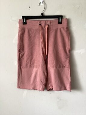 CSG Bermuda shorts with elastic waist and Drawstring.